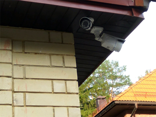 Видеонаблюдение для загородного дома. Пример оборудования наружного видеонаблюдения с использованием уличных цилиндрических IP камер